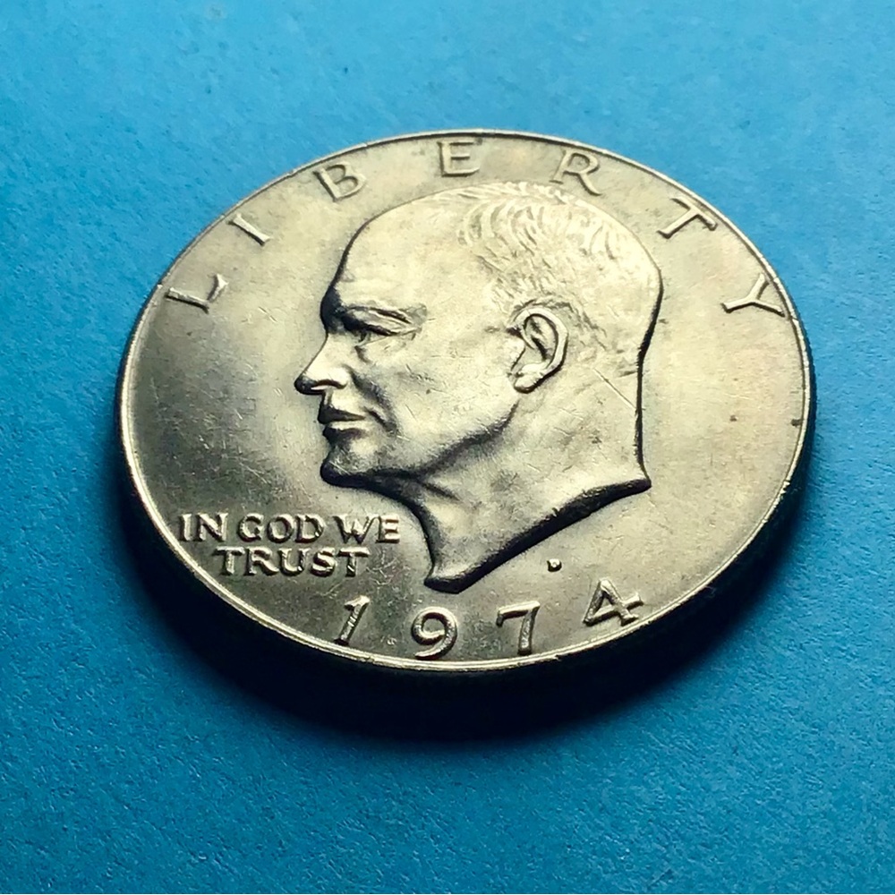 ✅❤️1974 D Eisenhower Dollar Coin ALMOST UNCIRCULATED VG CONDITION CLAD